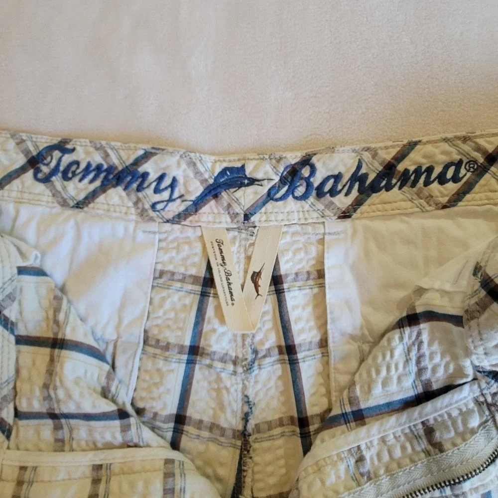 Tommy Bahama Shorts Mens 38 Beige Blue Plaid Seersucker Cotton Flat Front Casual